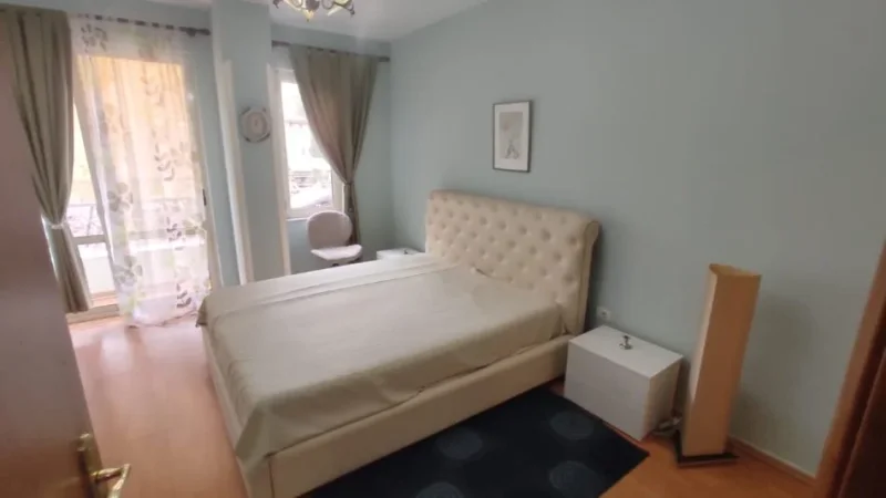 Tirane, jepet me qera apartament 2+1+Ballkon Kati 2, 100 m² 600 € (Kodra e Diellit, prane Eleonores)
