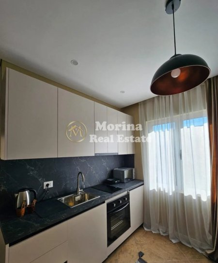 Tirane, jepet me qera apartament 1+1+Ballkon Kati 2, 55 m² 550 € (Shkolla Harry Fultz)