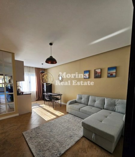 Tirane, jepet me qera apartament 1+1+Ballkon Kati 2, 55 m² 550 € (Shkolla Harry Fultz)