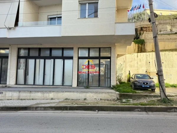 Vlore, shitet ambjent biznesi Kati 0, 136 m² 350.000 € (Rruga Dhimitër Konomi)
