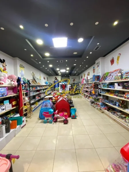 Tirane, shitet biznesi Kati 0, 90 m² 35.000 € (YZBERISHT)