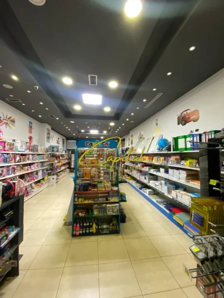 Tirane, shitet biznesi Kati 0, 90 m² 35.000 € (YZBERISHT)