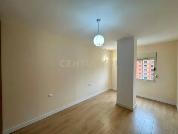 Tirane, shitet apartament 2+1+Aneks+Ballkon Kati 5, 81 m² 105.000 € (Neom110528)