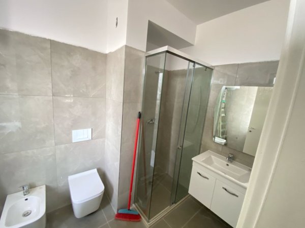 Tirane, jepet me qera apartament 2+1 Kati 8, 75 m² 750 € (Don Bosko)