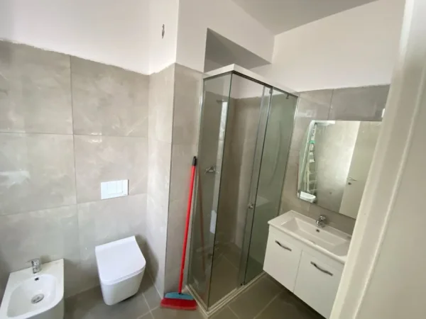 Tirane, jepet me qera apartament 2+1 Kati 8, 75 m² 750 € (Don Bosko)