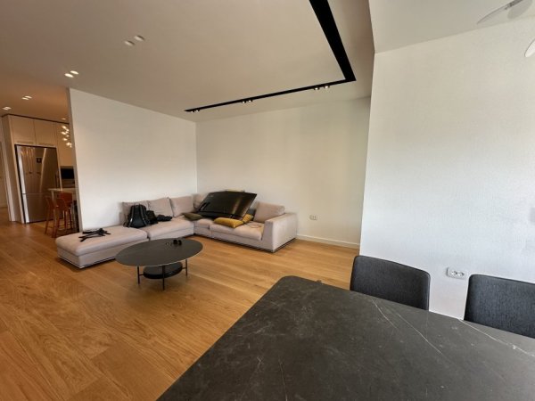 Tirane, jepet me qera apartament 3+1+Ballkon , 160 m² 2.500 € (Rruga Ibrahim Rugova)