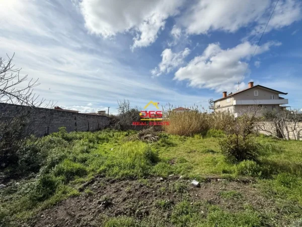 Vlore, shitet shtepi 2+1 Kati 0, 79 m² 60.000 € (Rruga Dervish Hekali)