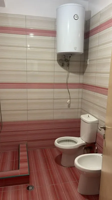 Tirane, jepet me qera apartament duplex 2+1 Kati 2, 100 m² 450 € (Astir)