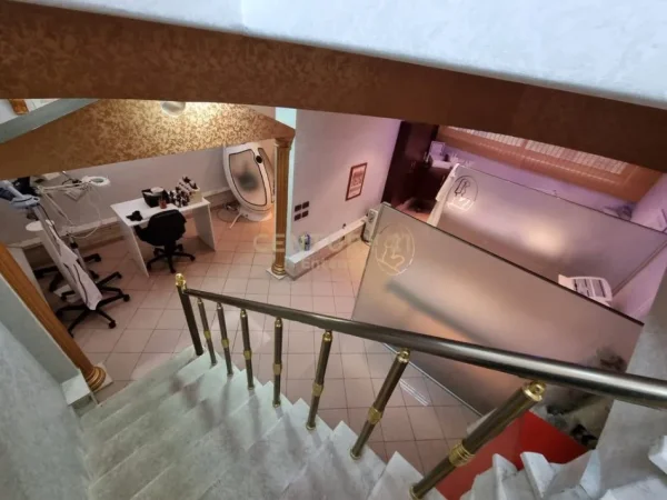 Tirane, shes ambjent biznesi Kati 0, 148 m² 450.000 € (Mine Peza)