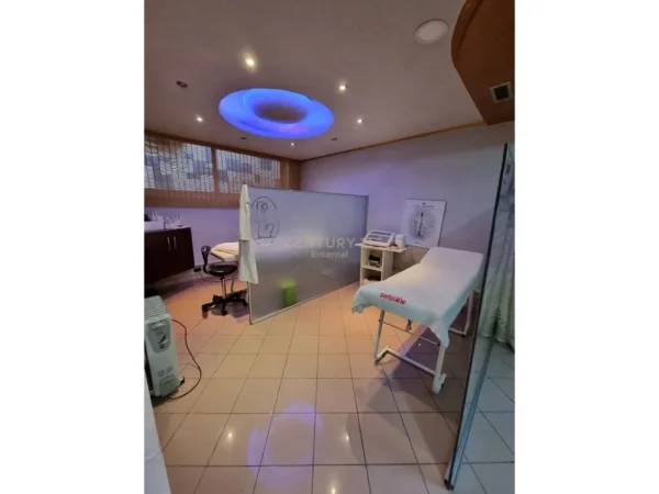 Tirane, shes ambjent biznesi Kati 0, 148 m² 450.000 € (Mine Peza)