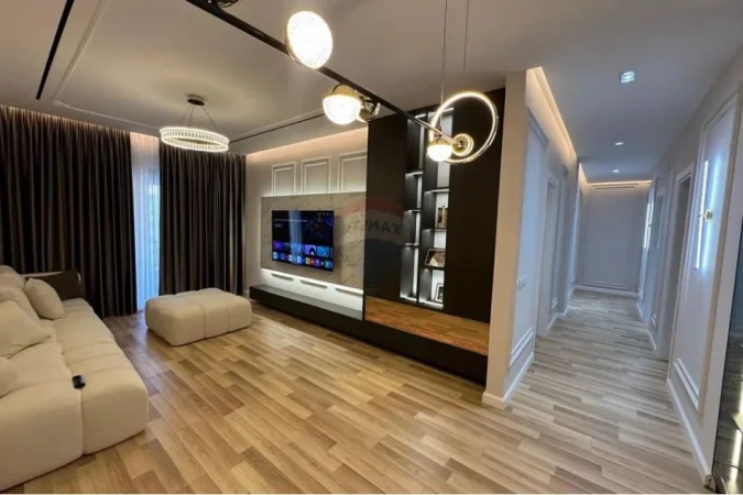 Tirane, shitet apartament 2+1+Ballkon Kati 7, 117 m² 230.000 € 