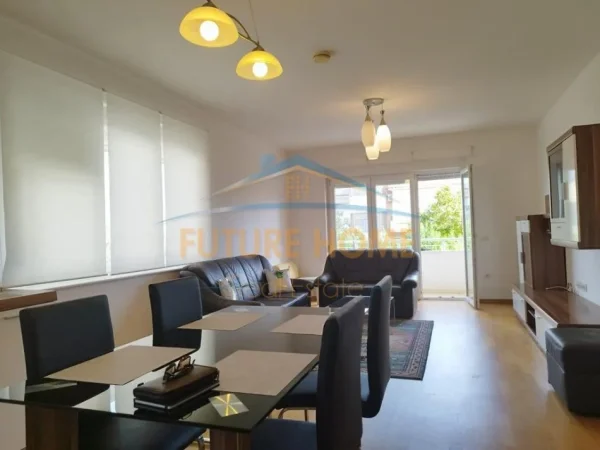 Tirane, jap me qera apartament 2+1+Ballkon Kati 2, 132 m² 850 € (Rezidencën Touch of the Sun, Sauk, Tiranë.)