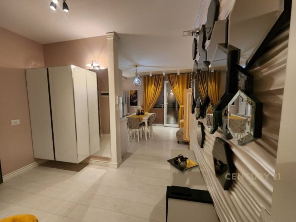 Tirane, jepet me qera apartament 2+1+Aneks+Ballkon Kati 2, 104 m² 1.500 € (KOPSHTI ZOOLOGJIK)