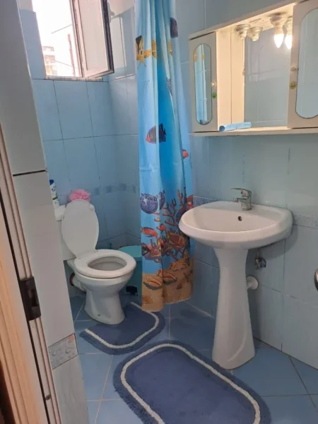 Tirane, jepet me qera apartament 2+1+Ballkon Kati 2, 100 m² 450 € (Astir prane Bar Oslo)