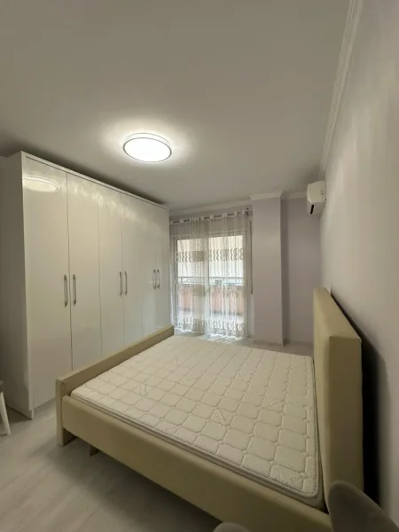 Tirane, jepet me qera apartament 2+1+Ballkon , 120 m² 800 € (Kopshti Zoologjik)