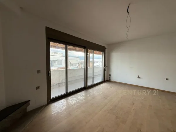 Tirane, shes apartament 3+1+Aneks+Ballkon Kati 7, 137 m² 218.000 € (Unaza e Re)