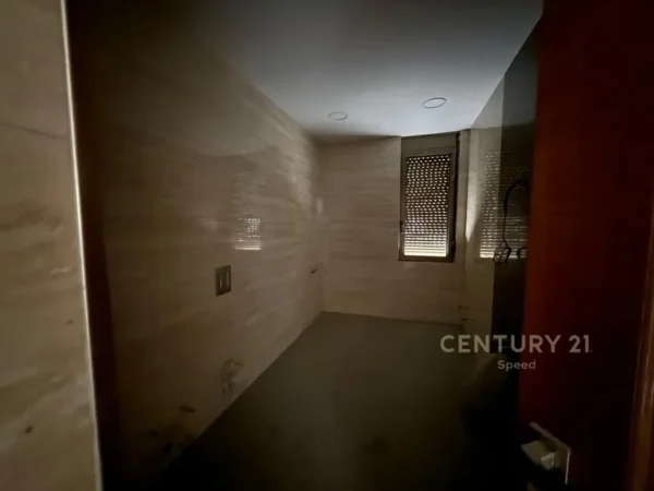 Tirane, shes apartament 3+1+Aneks+Ballkon Kati 7, 137 m² 218.000 € (Unaza e Re)