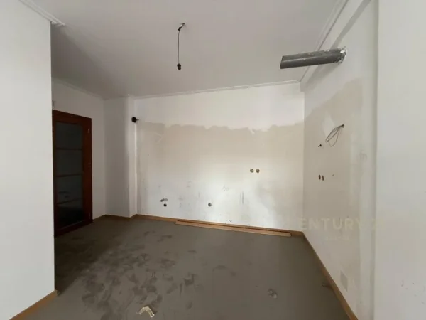 Tirane, shes apartament 3+1+Aneks+Ballkon Kati 7, 137 m² 218.000 € (Unaza e Re)