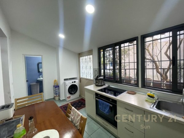 Tirane, jepet me qera apartament 2+1+Aneks+Ballkon Kati 1, 133 m² 2.500 € (Vasil Shanto)