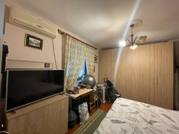 Tirane, jepet me qera apartament 2+1+Aneks+Ballkon Kati 1, 133 m² 2.500 € (Vasil Shanto)