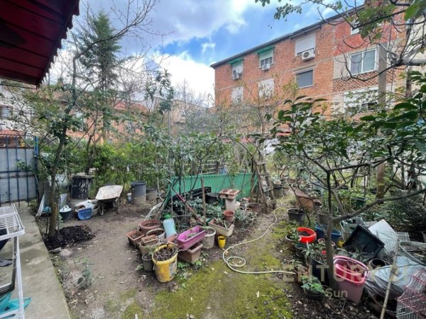 Tirane, jepet me qera apartament 2+1+Aneks+Ballkon Kati 1, 133 m² 2.500 € (Vasil Shanto)