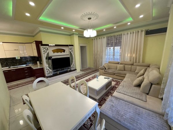 Tirane, shitet apartament 2+1+Ballkon Kati 9, 95 m² 124.000 € (Bulevardi blu)