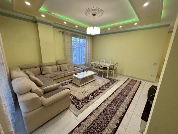 Tirane, shitet apartament 2+1+Ballkon Kati 9, 95 m² 124.000 € (Bulevardi blu)