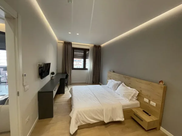 Tirane, shitet apartament 1+1 Kati 4, 216 m² (Barrikadave)