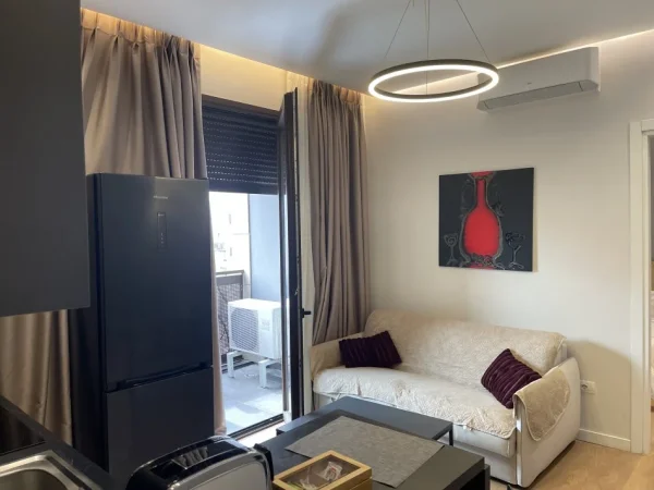 Tirane, shitet apartament 1+1 Kati 4, 216 m² (Barrikadave)