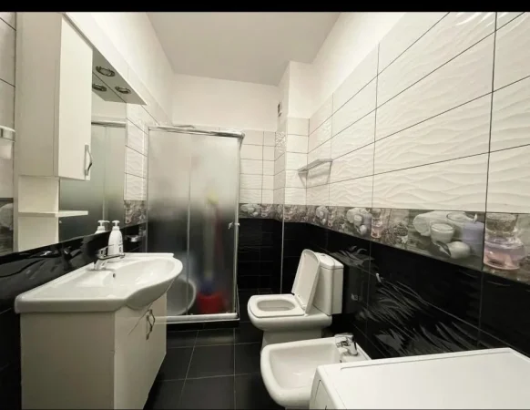 Tirane, jap me qera apartament 3+1+Ballkon Kati 3, 102 m² 550€ (Golden Park 3)