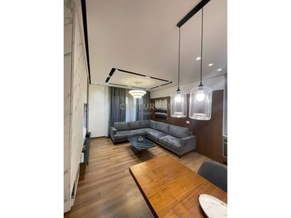 Tirane, shitet apartament Kati 8, 96 m² 198.000 € 
