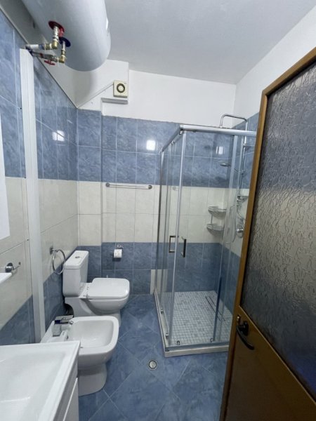Tirane, jepet me qera apartament 2+1 Kati 2, 90 m² 650 € (Sauk i vjeter)
