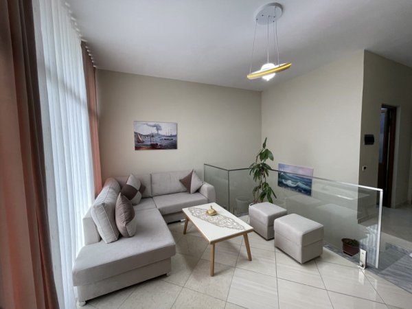 Tirane, jepet me qera apartament 2+1 Kati 2, 90 m² 650 € (Sauk i vjeter)