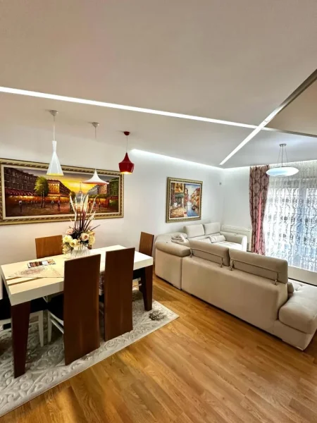 ✨ SHITET: 2+1+Ballkon ( 📍 Kop. Zoologjik - Rr. Eduard Mano) Totalisht i Arreduar & Investuar --  Kati 3, 107 m² (225.000 Euro)