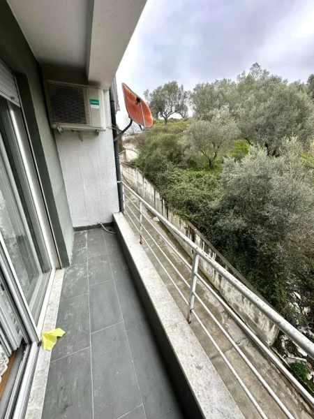 ✨ SHITET: 2+1+Ballkon ( 📍 Kop. Zoologjik - Rr. Eduard Mano) Totalisht i Arreduar & Investuar --  Kati 3, 107 m² (225.000 Euro)