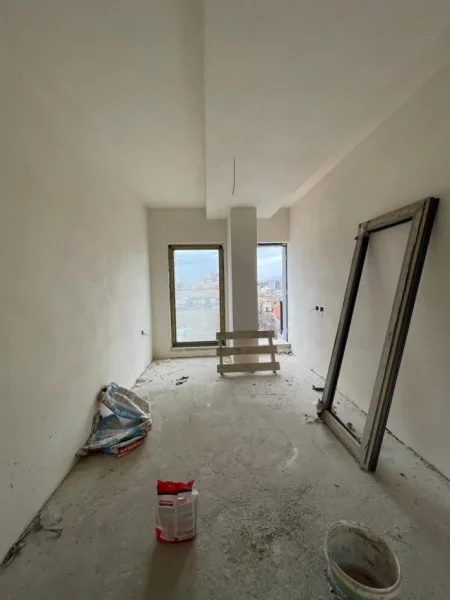 Tirane, shitet apartament 2+1+Ballkon Kati 5, 105 m² 280.000 € (Rruga Barrikadave)