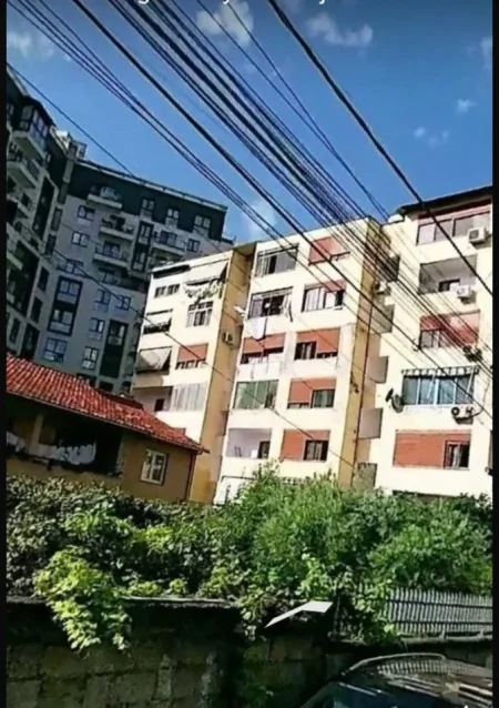 Tirane, jepet me qera 3+1+Aneks Kati 6, 450 € 