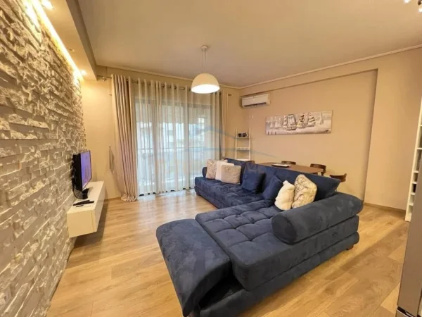 Tirane, shes apartament 1+1+Ballkon Kati 3, 71 m² 155.000 € (Kodra e Diellit)