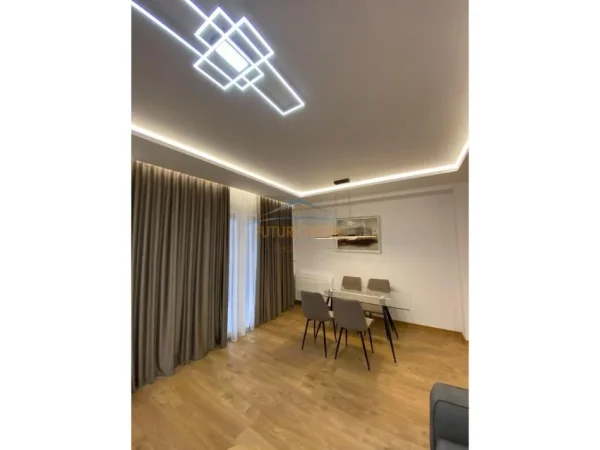 Tirane, Qira apartament 2+1+Ballkon Kati 2, 100 m² (Kopshti zoologjik)
