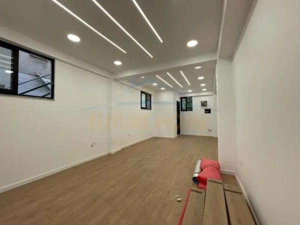 Tirane, shitet ambjent biznesi Kati 0, 47 m² 330.000 € (Rruga e Kavajes)