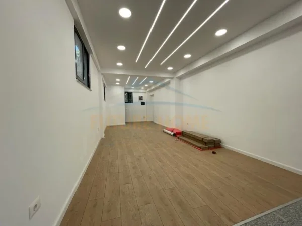 Tirane, shitet ambjent biznesi Kati 0, 47 m² 330.000 € (Rruga e Kavajes)