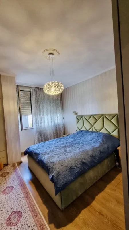 Tirane, shes apartament 2+1+Ballkon Kati 4, 101 m² 175.000 € (Rr. Vllazen Huta pas Ministrise se Jashtme)