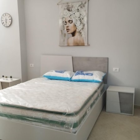 Jepet me qera apartament 2+1+Ballkon Kati 2, 500 € (Rruga 5 Maji)