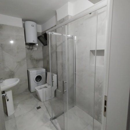 Jepet me qera apartament 2+1+Ballkon Kati 2, 500 € (Rruga 5 Maji)