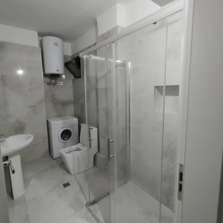 Jepet me qera apartament 2+1+Ballkon Kati 2, 500 € (Rruga 5 Maji)