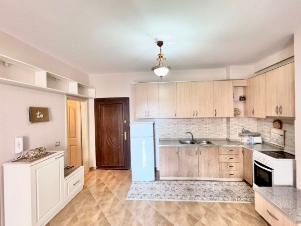 Tirane, jepet me qera apartament 1+1+Aneks Kati 3, 78 m² 450 € (yzberisht)