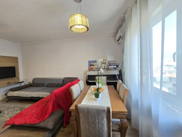 Tirane, jepet me qera apartament 1+1+Aneks+Ballkon Kati 5, 71 m² 450 € (5 maji)