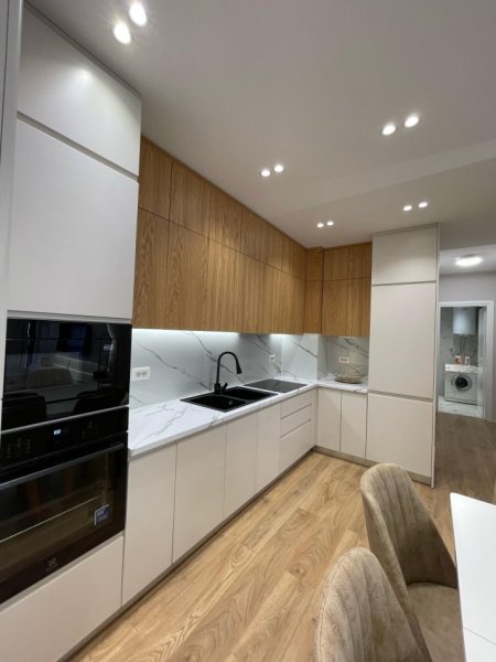 Tirane, shitet apartament 2+1 Kati 5, 90 m² 200.000 € (Prane Delijorgjit)