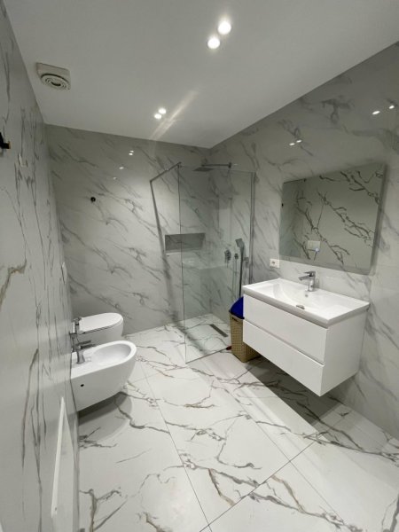 Tirane, shitet apartament 2+1 Kati 5, 90 m² 200.000 € (Prane Delijorgjit)