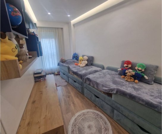 Tirane, shitet apartament 2+1+Ballkon Kati 5, 100 m² 279.999 € (Komuna e Parisit)